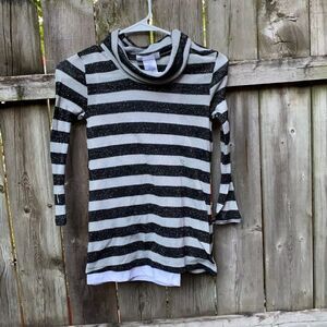 Piper stripped 2 layer top sz. M 7-8